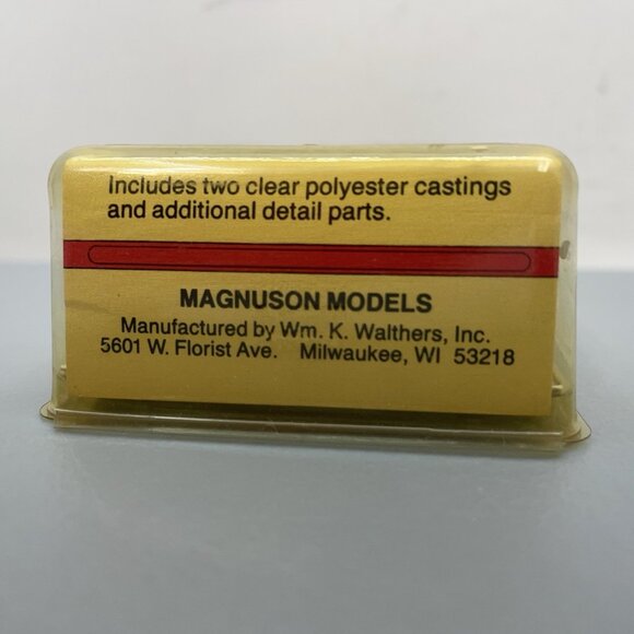 Vintage Magnuson Walthers Divco Milk Delivery Truck 2 Vehicle Kit HO Scale - Picture 6 of 6